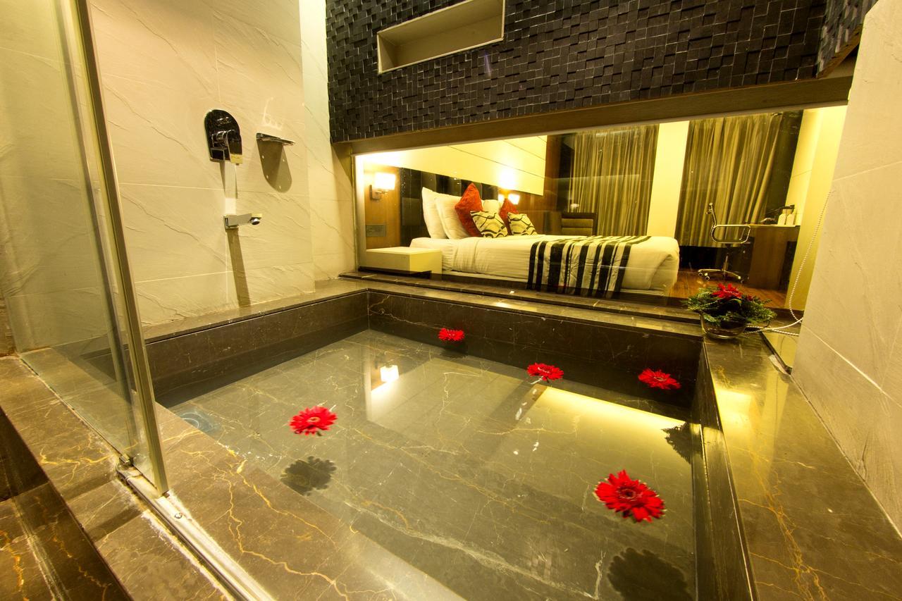 Hotel Gk International Chandīgarh Екстериор снимка