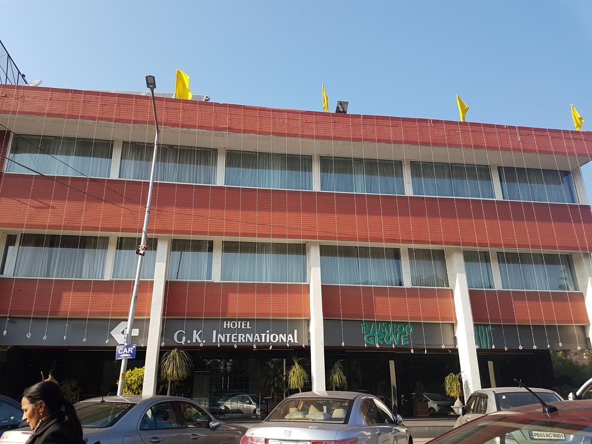 Hotel Gk International Chandīgarh Екстериор снимка
