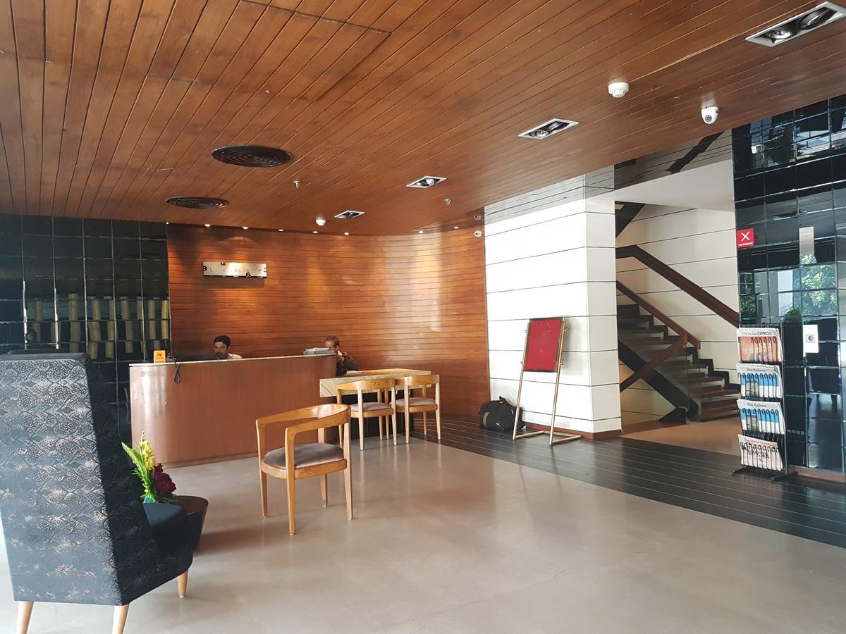 Hotel Gk International Chandīgarh Екстериор снимка