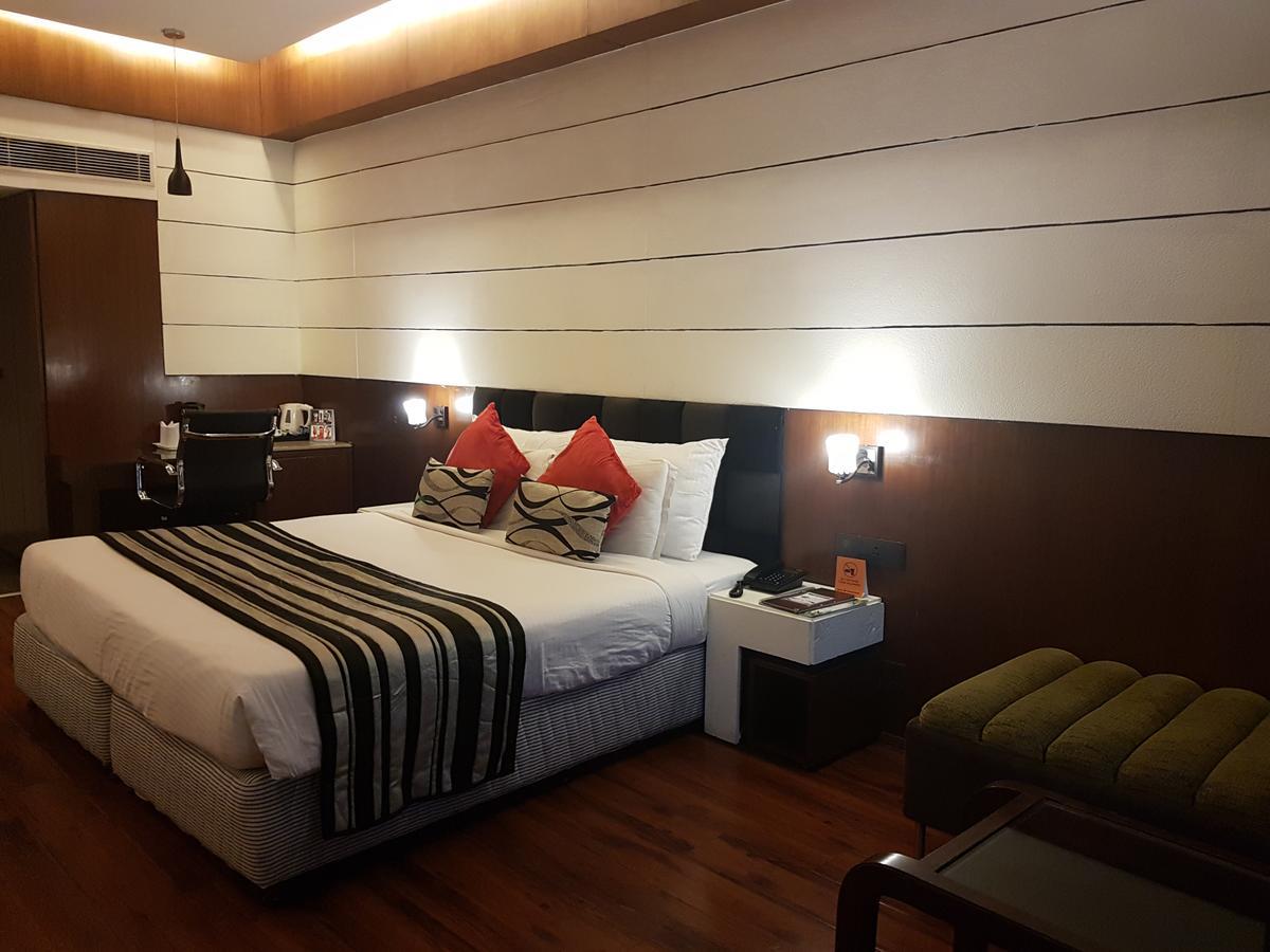Hotel Gk International Chandīgarh Екстериор снимка